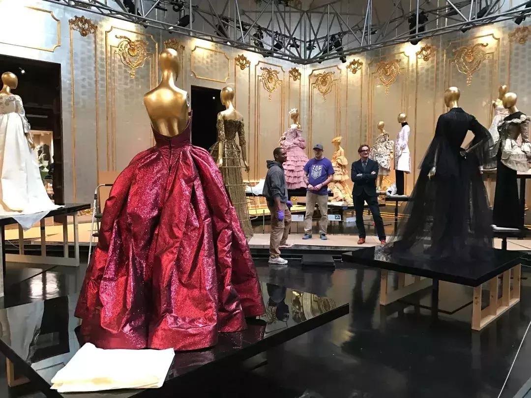 鐬掑ぉ杩囨捣鏃惰,鐬掑ぉ杩囨捣鏈嶈