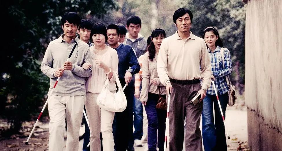 它拍出了盲人难以启齿的“性”，获奖无数，却连本钱都没有收回来