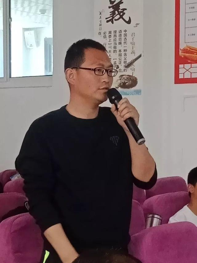 临颍小学足球比赛,临颍县颍川学校足球操