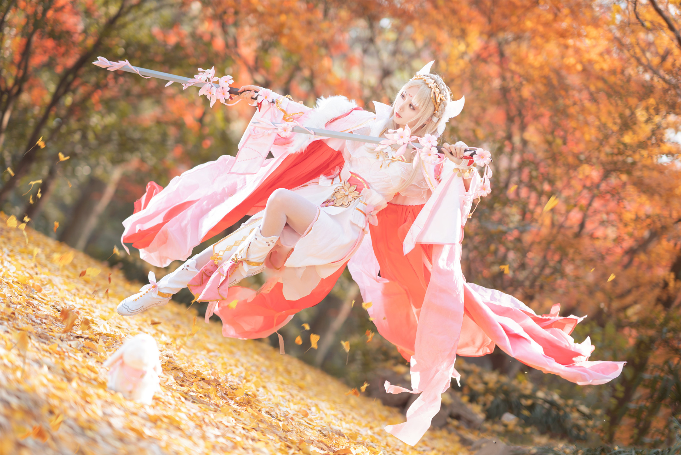 剑网3cosplay明教异域风,剑网3红衣教探雪cosplay