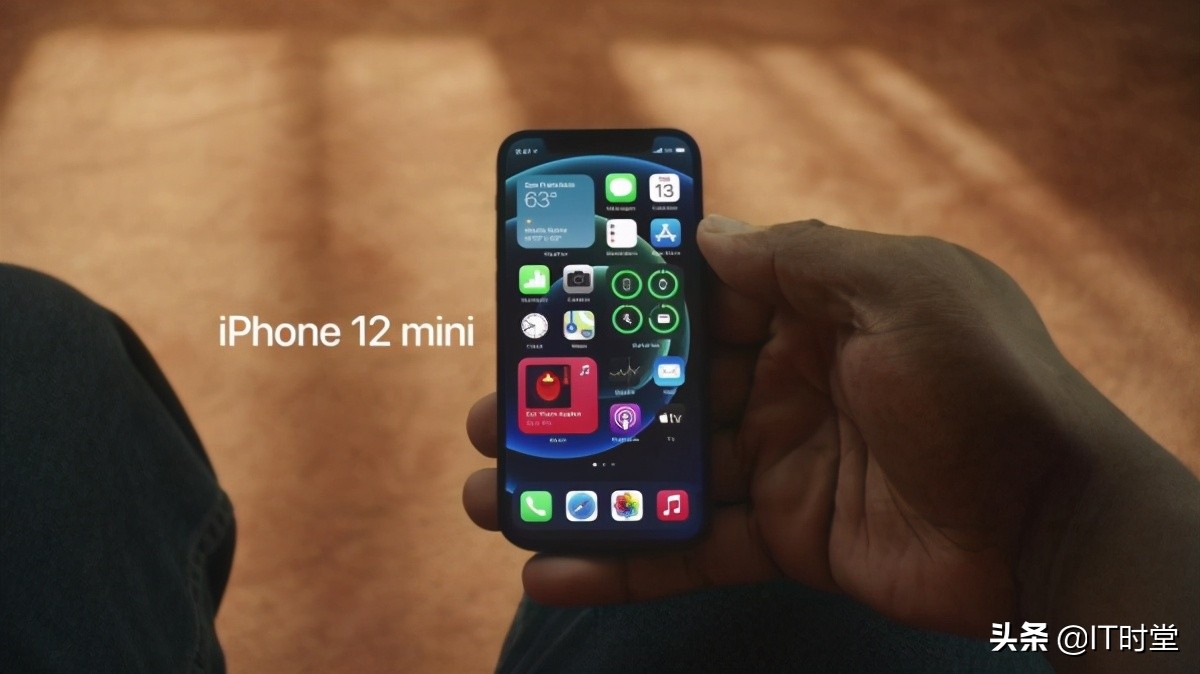 iPhone12mini开售，全球最小5G手机，惨遭苹果削弱