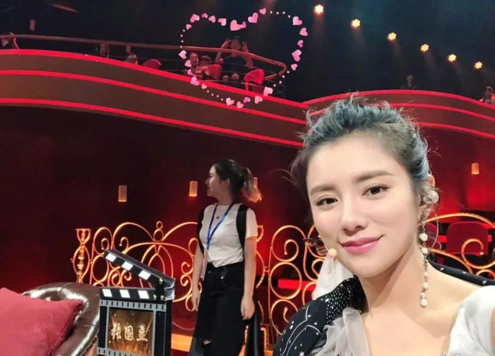 让我们回忆一下朱丹口误经典回忆,朱丹最近几次口误事件