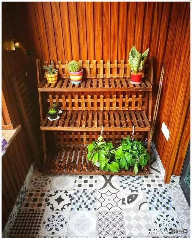 外阳台砖怎么贴最好看,阳台贴白色砖好看还是灰色的好看