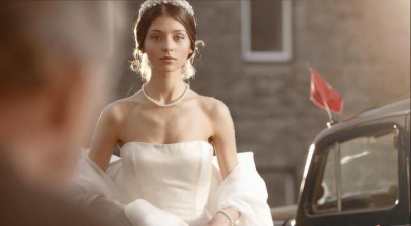 水中贵族百岁山广告背后的故事,百岁山为啥可以成为水中贵族