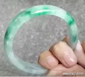 怎么鉴定真翡翠和假翡翠,a货翡翠和b货翡翠鉴定方法一样吗