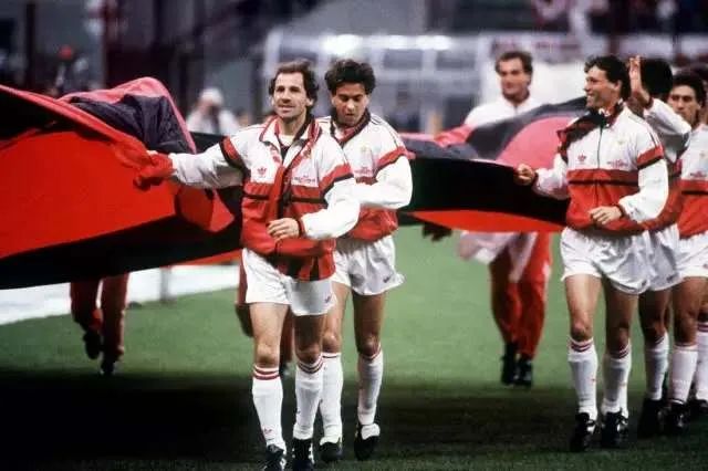 红黑军团六大传奇,为什么巴雷西球衣退役