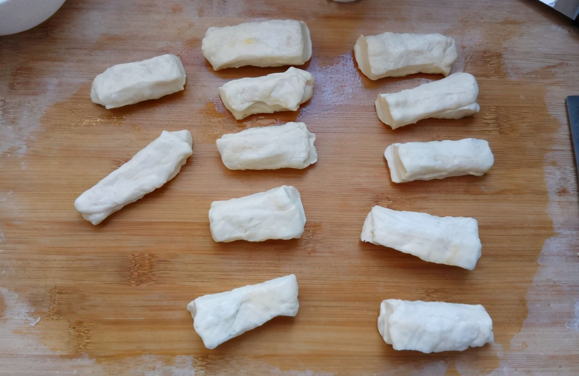 油条配方怎么样炸油条又酥又脆,自己如何炸油条又脆又蓬松