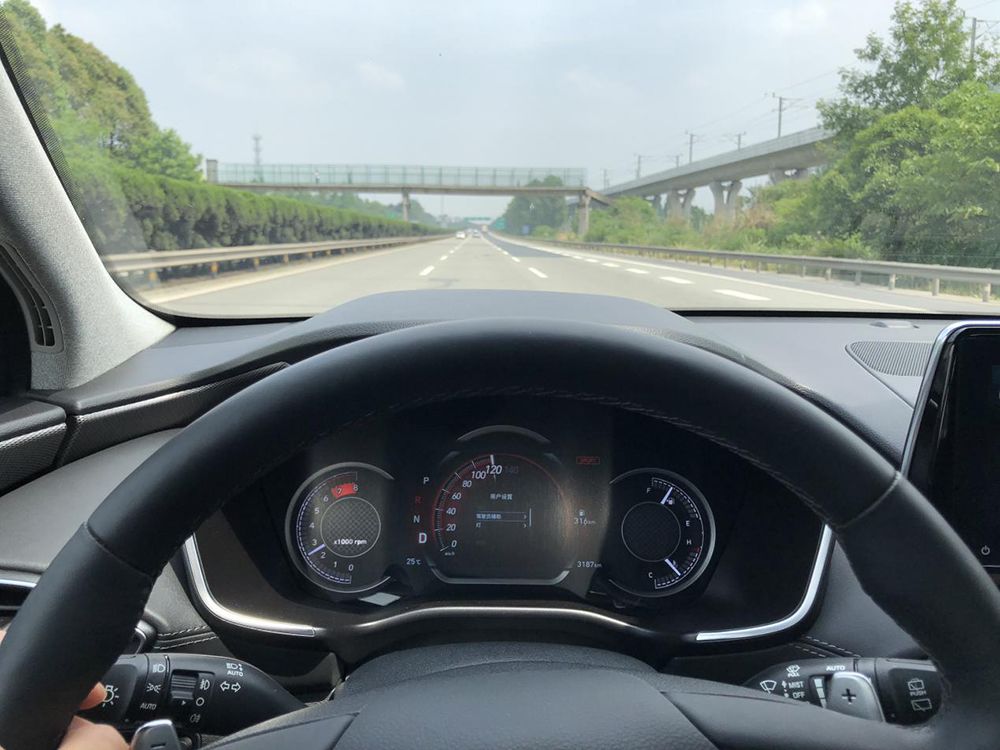 四代现代胜达2020款报价,四代胜达两驱冰雪路测试