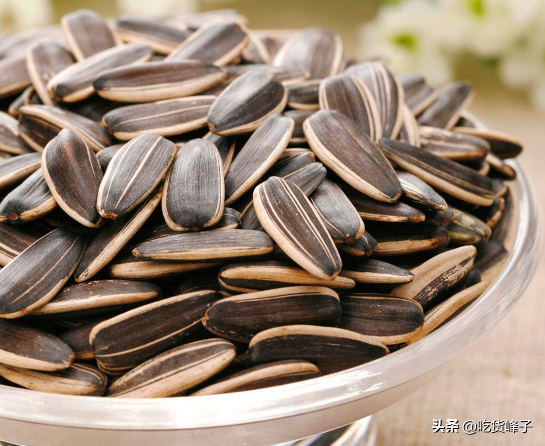 买瓜子哪个口味质量好,瓜子选原味的贵还是五香的贵