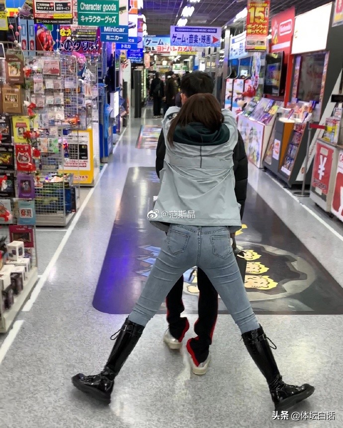 范志毅女儿买东西,范志毅女儿送男朋友礼物