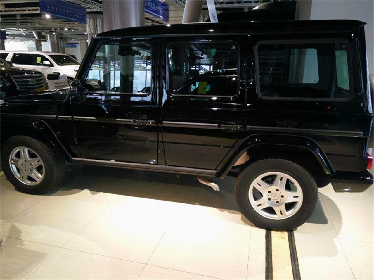 全新奔驰g350落地价,男人的梦想大气的奔驰amgg63