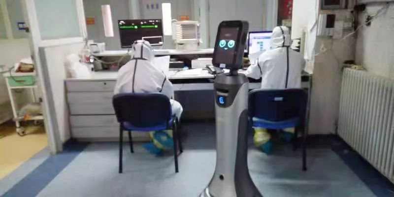 人工智能抢先布局机器人成香饽饽,人工智能机器人快速发展