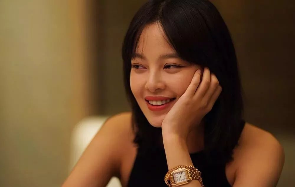 曾经饱受诟病的金色如今却成为最时尚流行的保护色