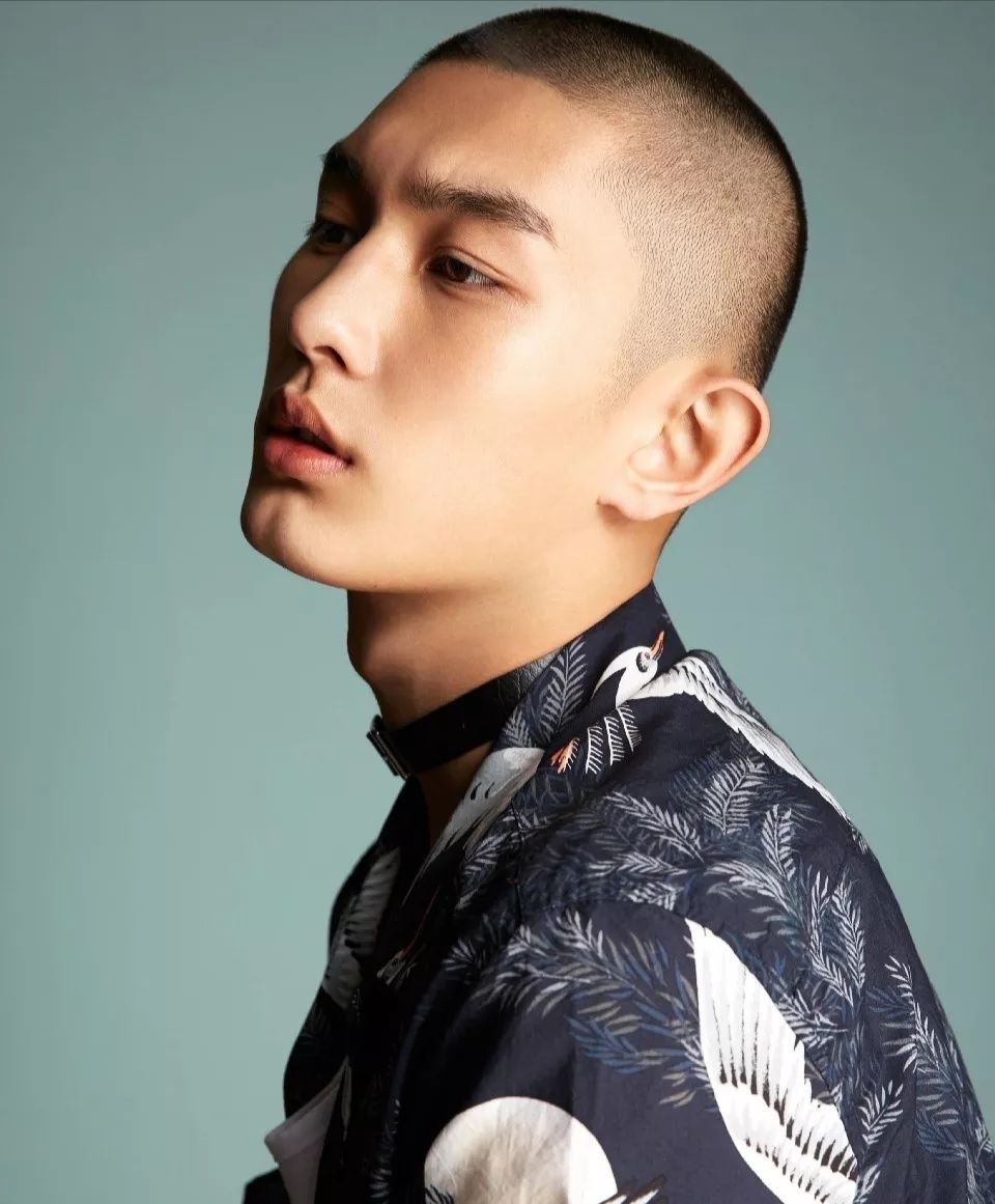 男生们最好看的几款发型,全网最适合男生的十款发型