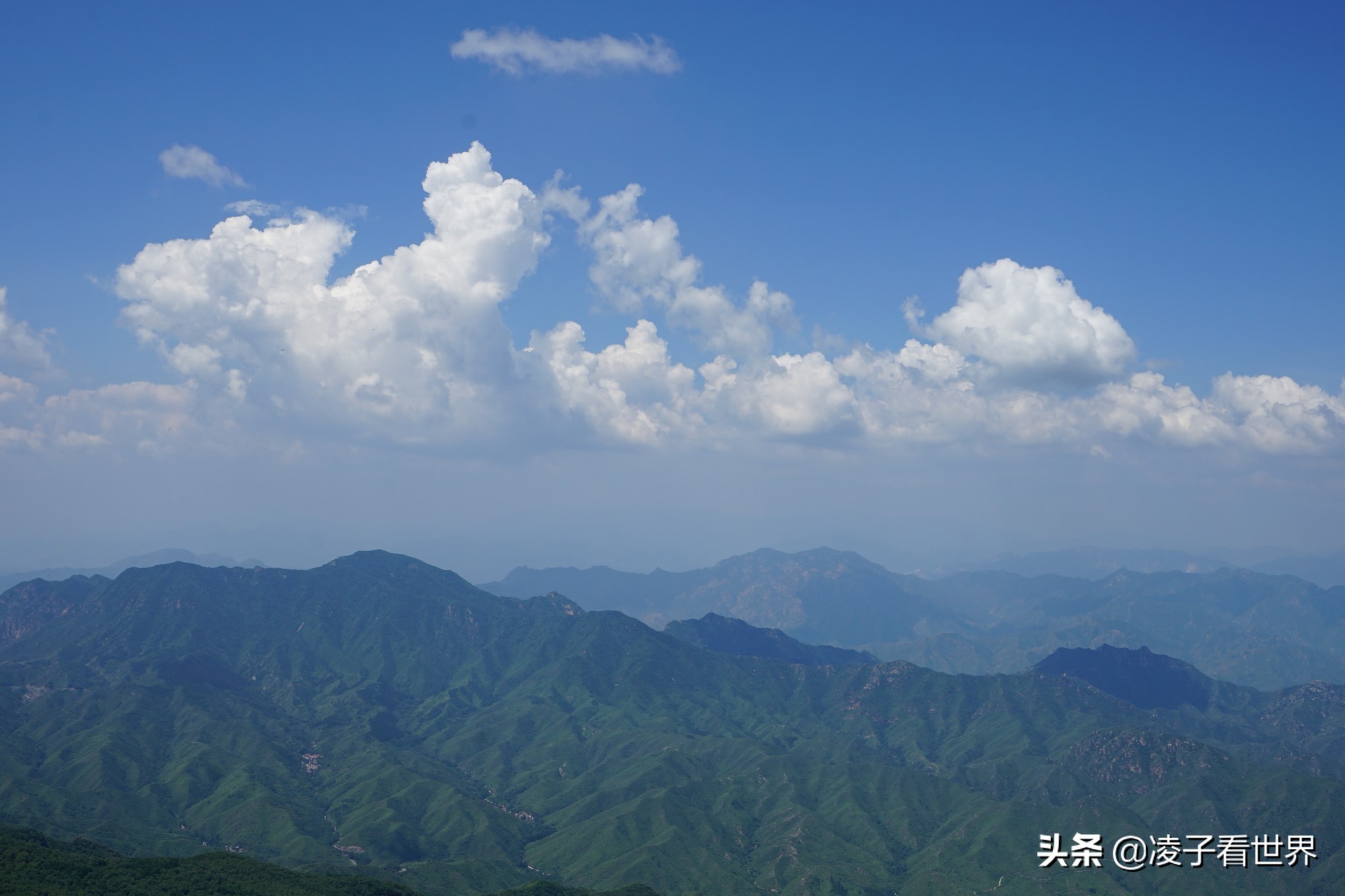 逃离北京40度高温，房山享用22度清凉，看银狐，逛古街吃铁锅炖