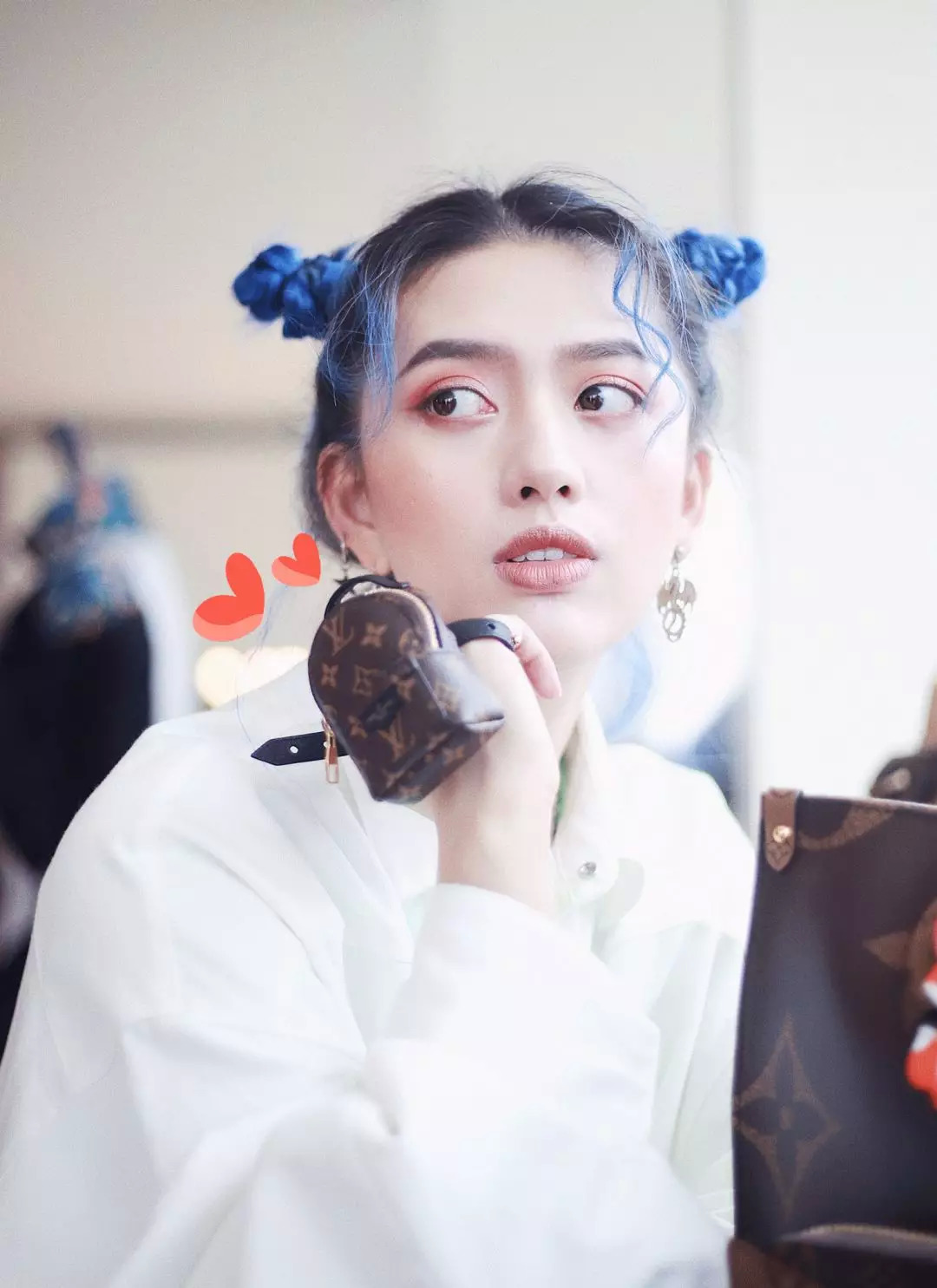 我的胸，我的手指，我的脚腕……都需要一只包包