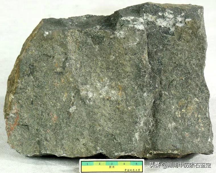 月球陨石与地球矿石的区别,月球陨石和矿石有什么区别