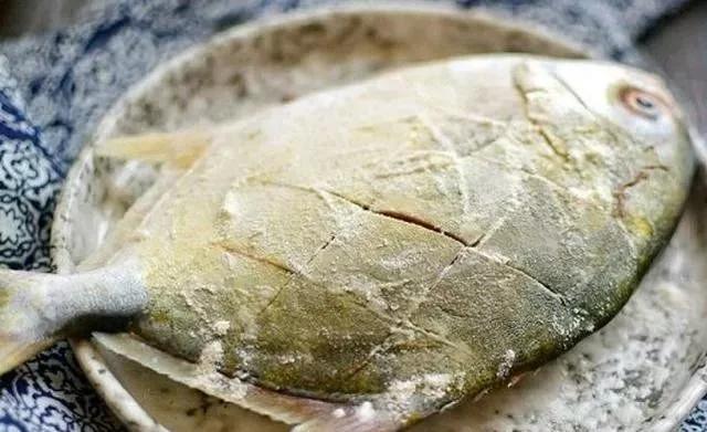 刺鲳鱼的红烧做法,红烧海鲳鱼怎么做好吃又简单视频