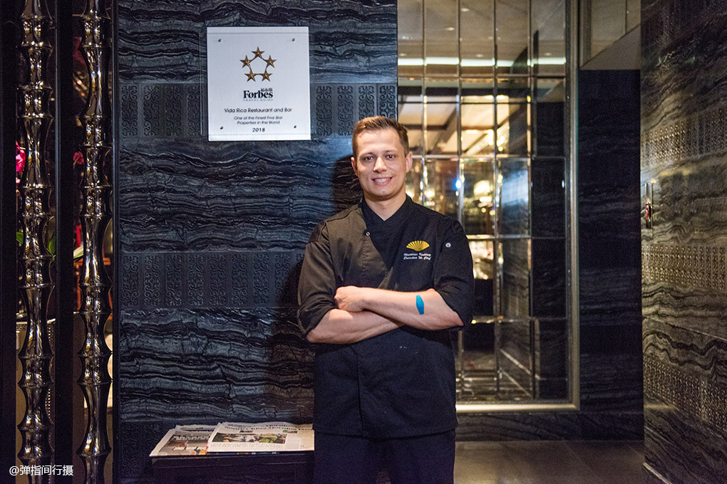 细品光彩琉璃中的东方韵味，澳门旅居的奢雅华贵尽汇于此