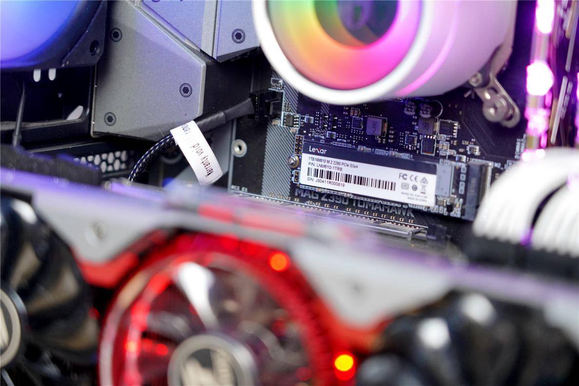 DIY春天来临，固态和内存价格持续走低，1TB只需要849元，便宜