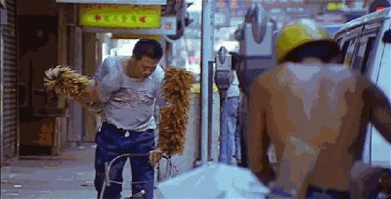 周星驰离我远一点片段,周星驰离歌片段