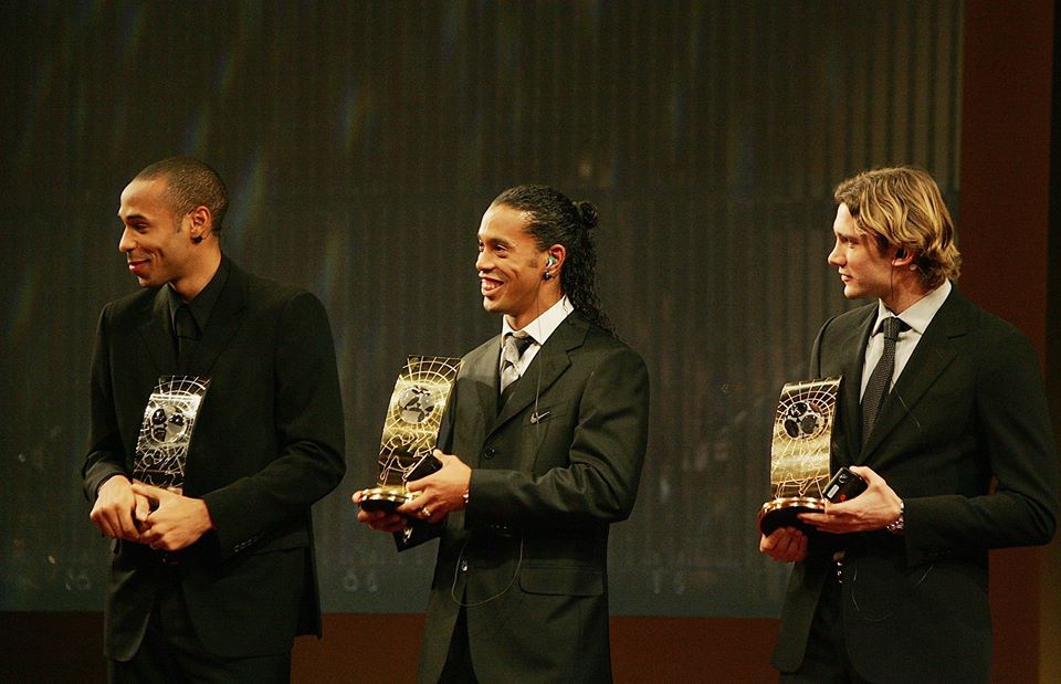 足球超燃瞬间罗纳尔迪尼奥,足球精灵罗纳尔迪尼奥高光时刻