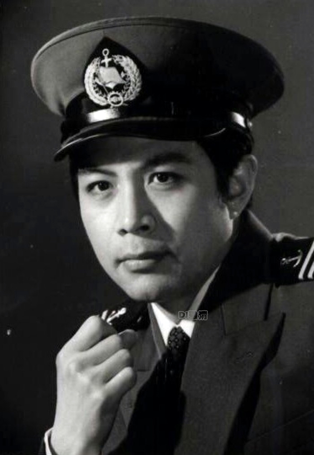 罕见老照片80年代男星,老电影老演员最美老照片