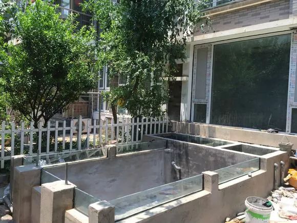 地面上鱼池自动排污过滤施工方法,鱼池过滤系统怎么实现自动排污的