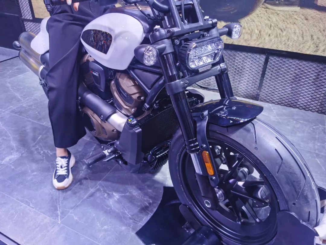 哈雷运动者sportsters长途摩旅,哈雷sportsters摩旅