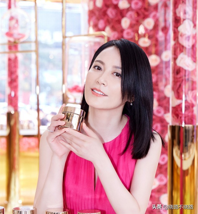 中年妈妈减龄发型短发,哪种发型适合中年女性比较减龄呢