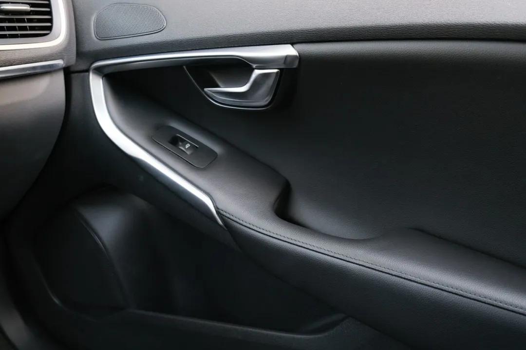 15款v40沃尔沃二手,二手沃尔沃v40多少钱