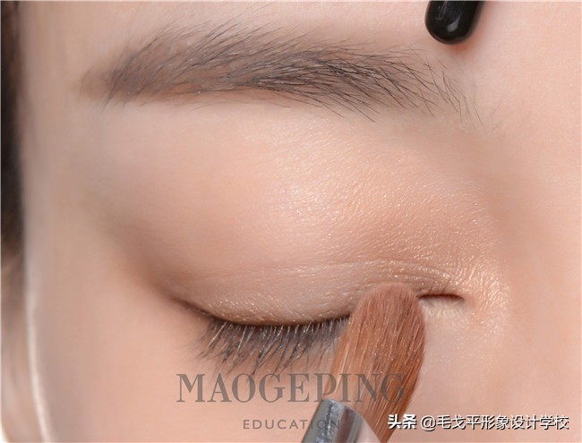 新手化妆秋冬氛围感眼妆,美妆小白也能轻松驾驭的眼妆教程