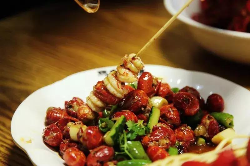 长沙小龙虾美食推荐必吃前十名,去长沙吃到了美味的小龙虾