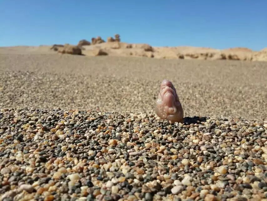 新疆罗布泊有戈壁石吗,新疆罗布泊哪些石头比较值钱
