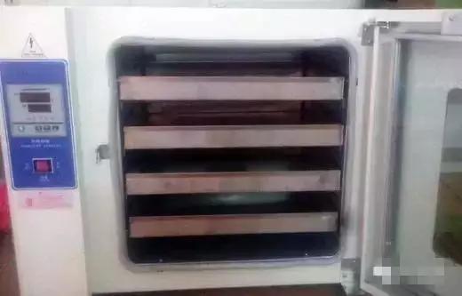 原来这些石头都是烤箱里做出来的,石头都是烤箱里做出来的