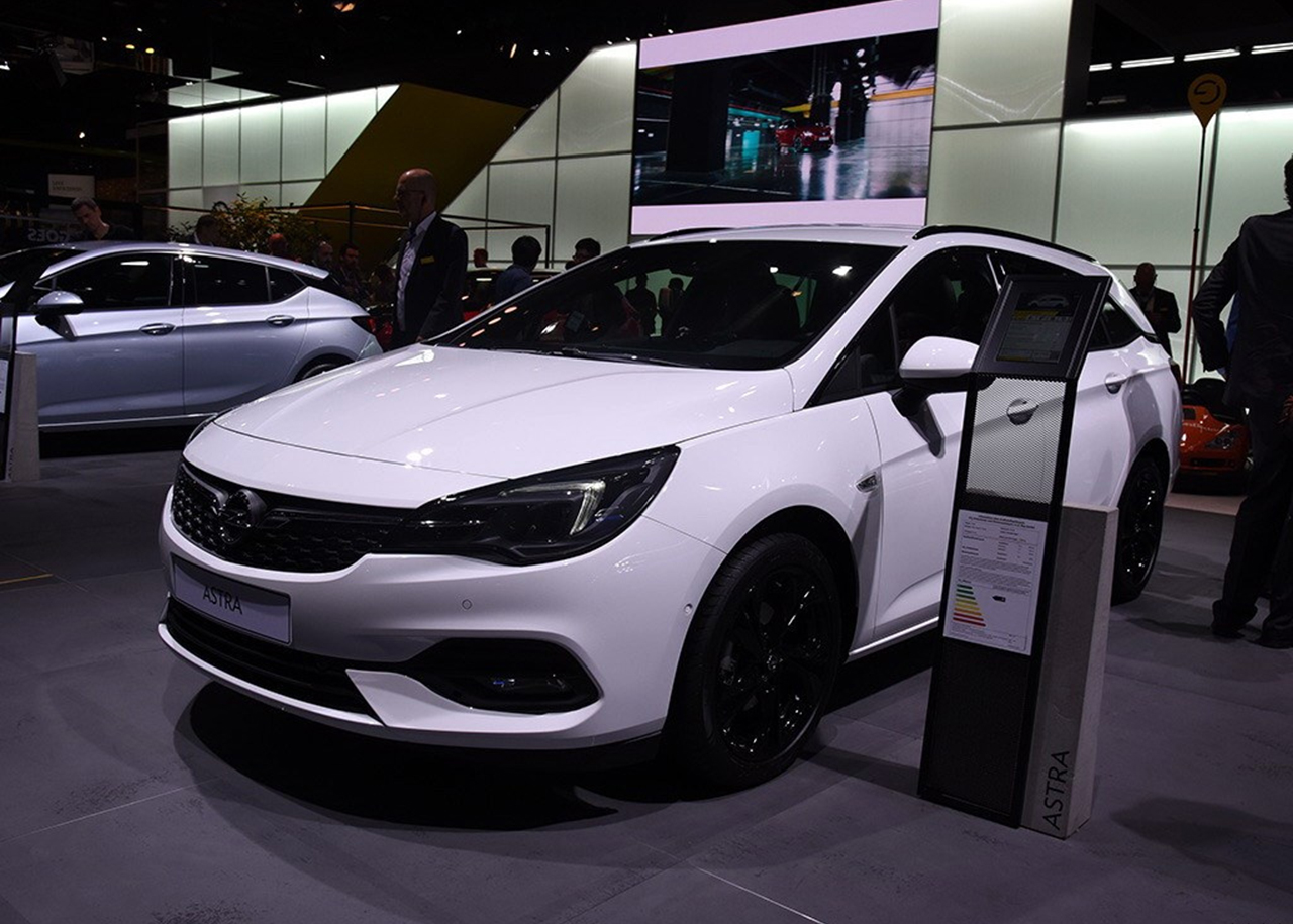 针对英国特供的“威朗”，不出自别克，而是沃克斯豪尔的旗舰