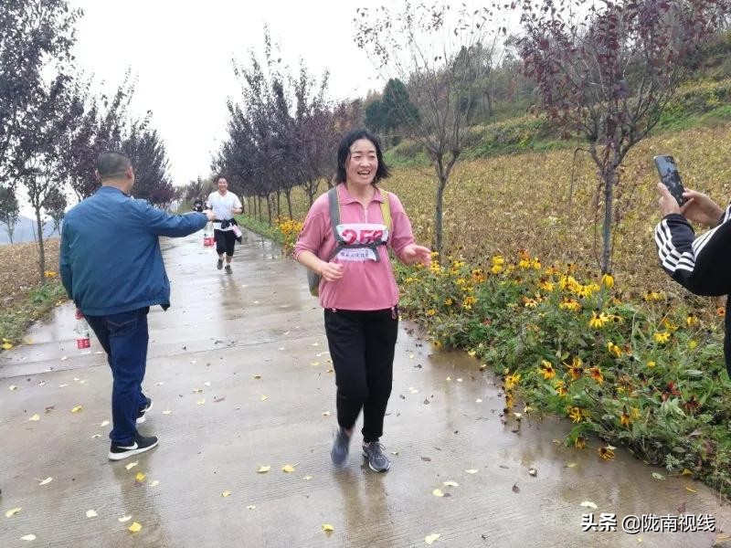 椋庡摜寰掓鐩存挱,闄囧崡椋庡摜璧勮