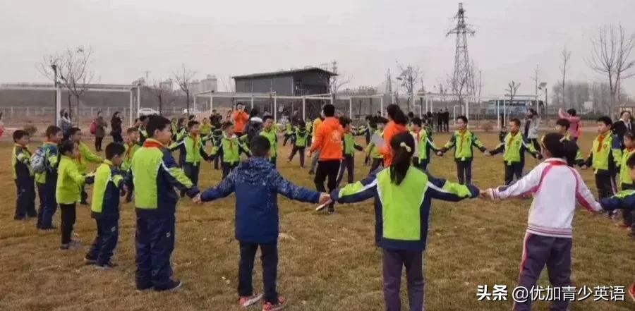 植树节播撒梦想厚植希望,植树节拥抱春天播种绿色放飞希望