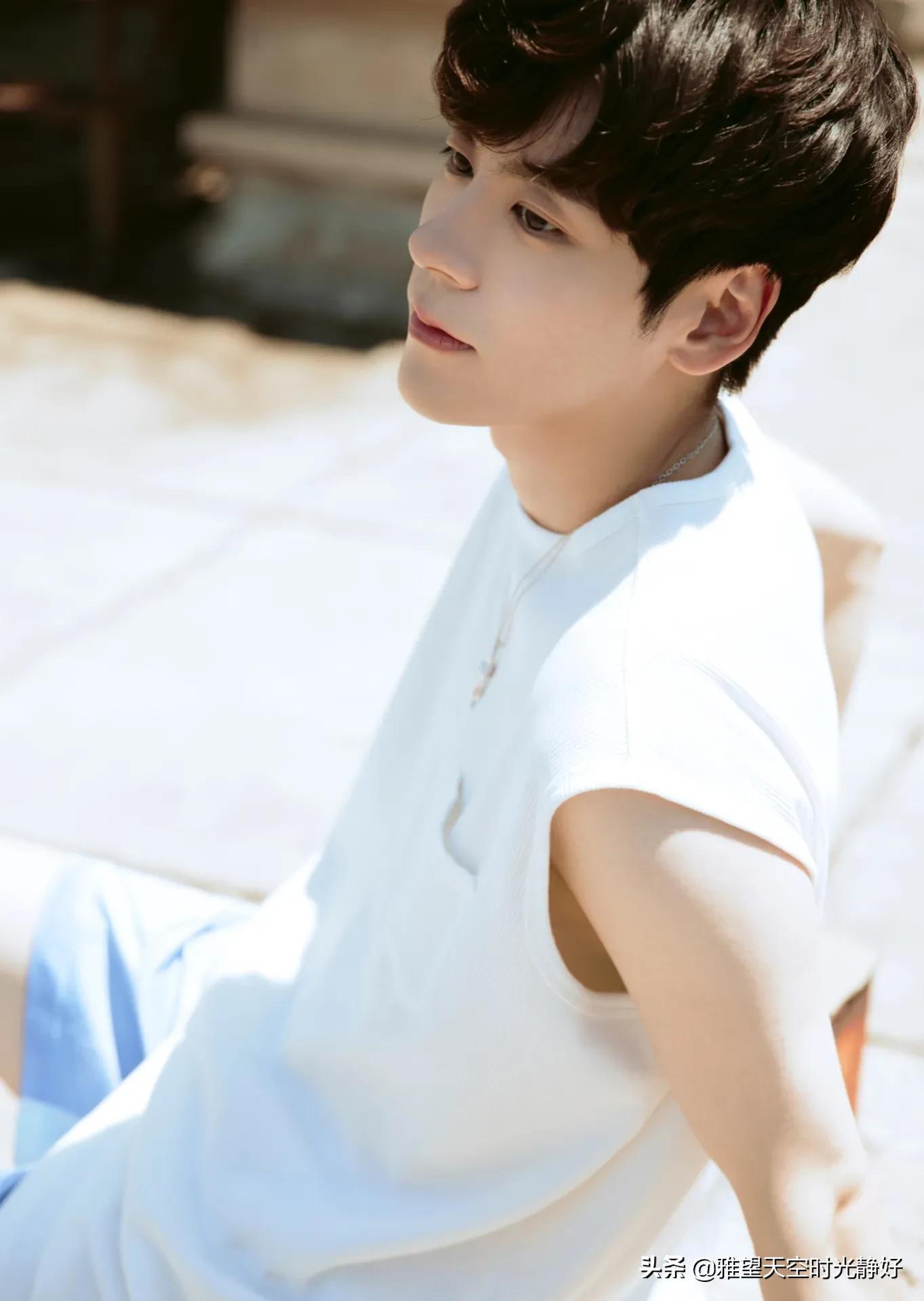 盘点国内男明星完美侧颜，谁才是你心中360度无死角完*男美**神呢？