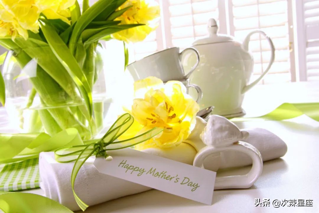 致所有妈妈们母亲节快乐,十二星座母亲节给母亲送什么礼物
