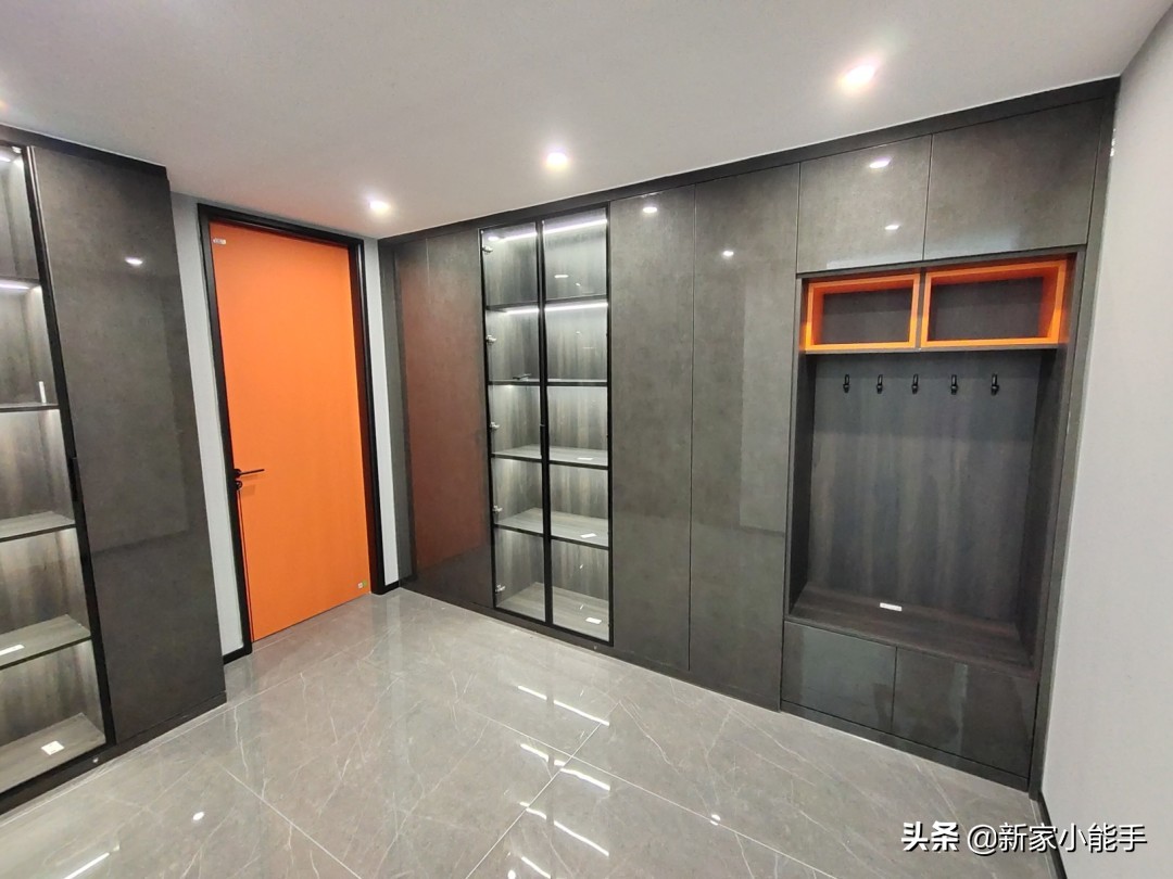 现在装修无主灯好看还是有灯好看,新式装修客厅无主灯