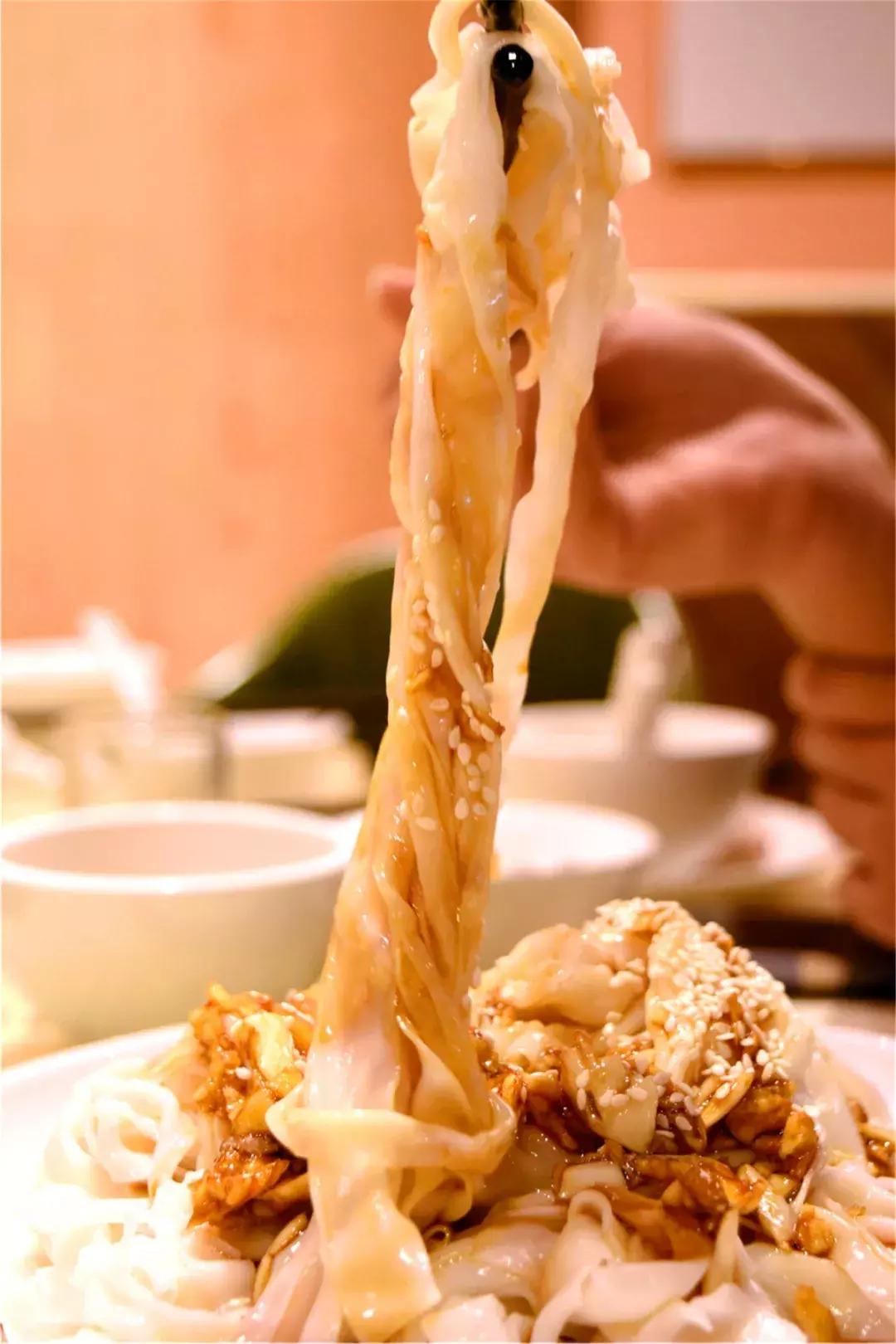 南海里水有间人气爆棚的食府，鳄鱼龟走地鸡煲只需158元！