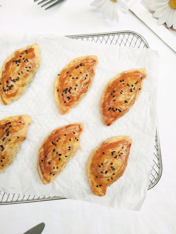 蛋挞皮不用烤可以做哪些点心,怎么用蛋挞皮做香酥火腿卷