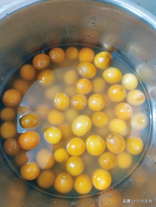 冰糖金桔冬天必备润喉止咳,冰糖金桔干怎么做治咳嗽