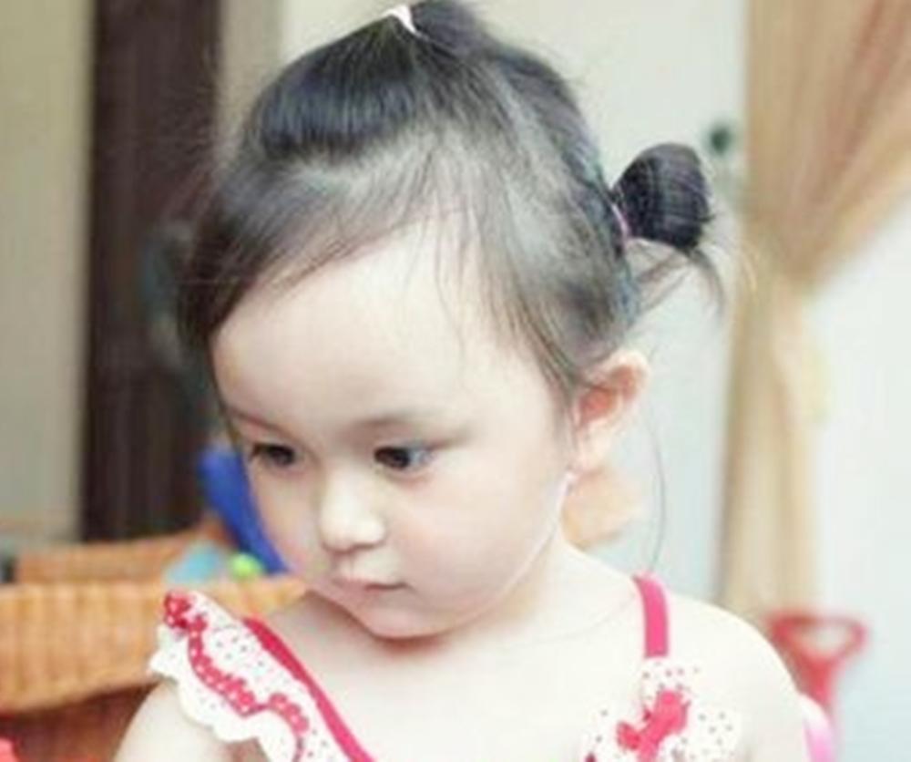 小孩头发细软贴头皮适合什么发型,头发贴头皮的小男孩适合什么发型