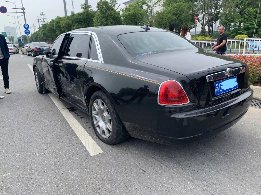 劳斯莱斯和捷达哪个贵,劳斯莱斯和捷达对比