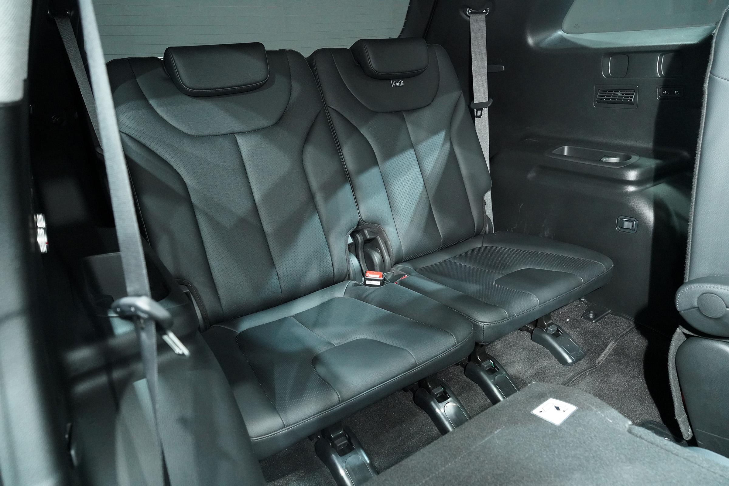 银色现代胜达2011款7座四驱豪华版,北京现代胜达13款7座suv所有车型