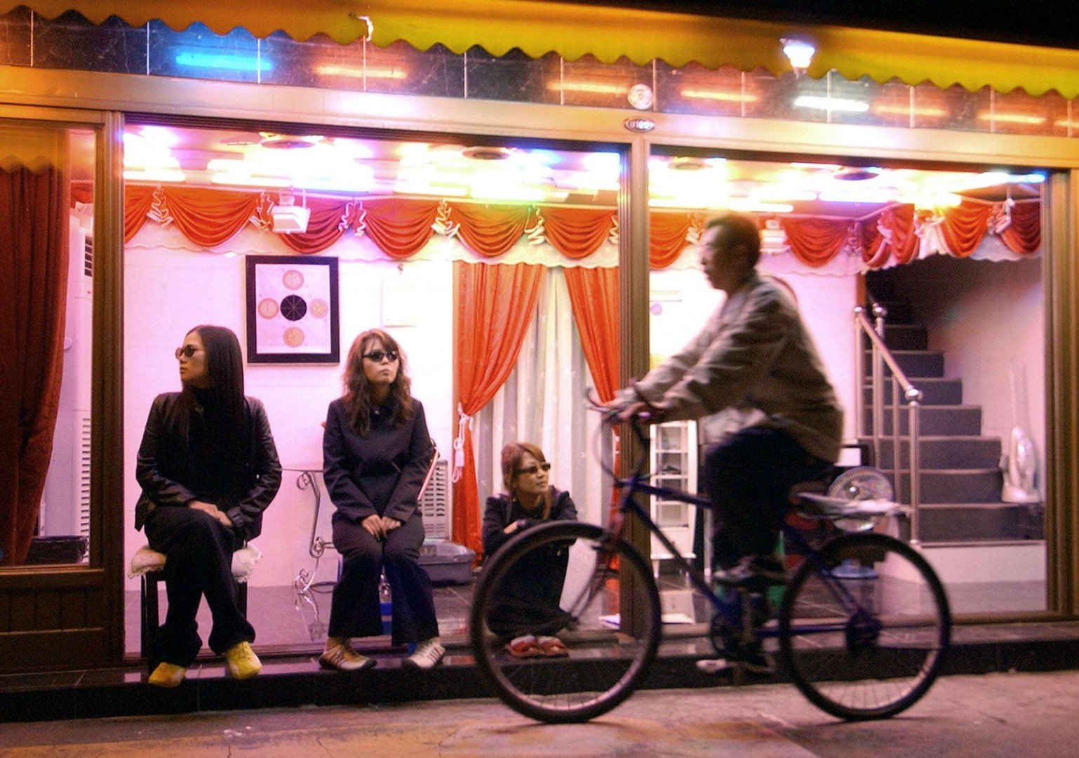 一场足球赛，带来24万亿“*交性**易”额，韩国为什么沦落到这个地步