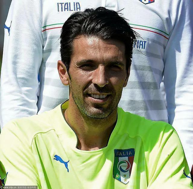 世界上最厉害的守门员诺伊尔,世界第一门神诺伊尔