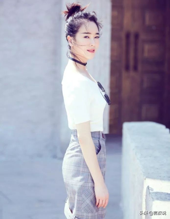 年轻左小青惊艳写真照,氧气女神左小青蜕变记